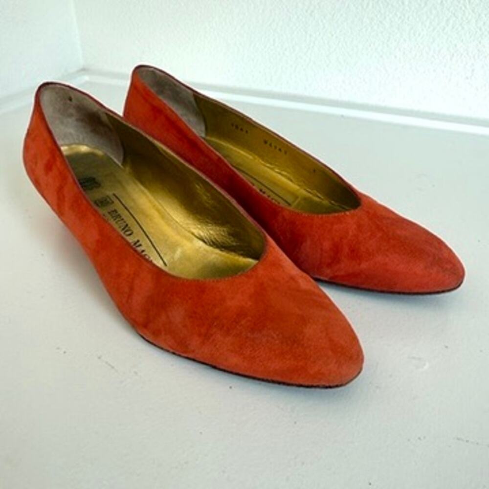 BRUNO MAGLI Suede Pumps Vibrant Orange Low Heel Made in Italy Vintage 7B Classic